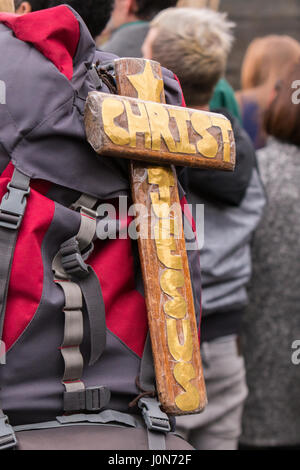 London, UK. 14. April 2017. Freiwillige reenacting die Passion Christi in Trafalgar Square Credit: Zefrog/Alamy Live News Stockfoto