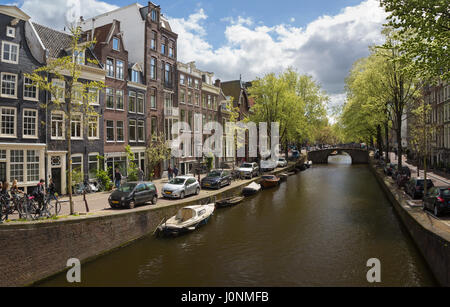 Fassaden der historischen Häuser an der Reguliersgracht im Stadtteil Kanal in Amsterdam, Niederlande, Europa. Stockfoto