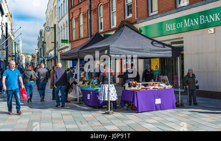 Straßenmarkt Zelt im Stadtzentrum, Strand Street, Douglas Stockfoto