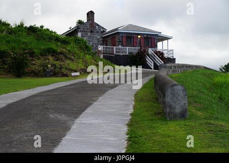 Brimstone Hill Fortress, Zufahrt und Horn Zeichen, St. Kitts Island. Stockfoto