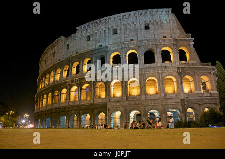 Kolosseum, Nachtbeleuchtung, Rom, Latium, Italien, Europa Stockfoto