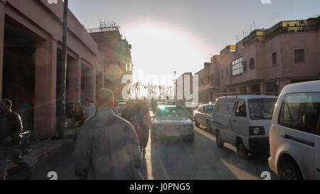 Rush Hour bis zum Sonnenuntergang in Marrakesch in Marokko Stockfoto