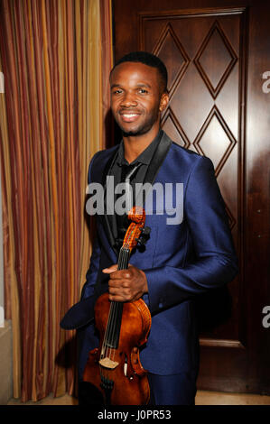 Lee England Jr. besuchen die 12. jährliche Triumph für Teens Awards Gala, 15. Juni 2015 das Montage Beverly Hills in Beverly Hills, Kalifornien. Stockfoto