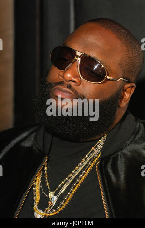 Rapper Rick Ross bei der Eröffnung der BAPESTORE in Los Angeles. Stockfoto