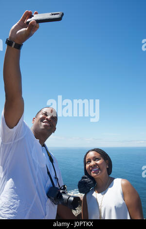Paar unter einem Selfie Cape Point Kap der guten Hoffnung in Südafrika Stockfoto