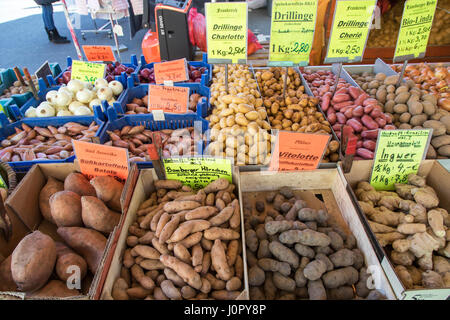 Wochenmarkt, Marktstand, frisches Gemüse, Kartoffeln, verschiedene Sorten, Zwiebeln, Stockfoto