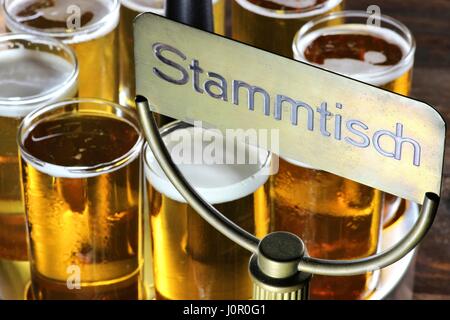 Deutsche cracker-barrel Schild mit Kölsch-Spezialbier aus Köln Stockfoto