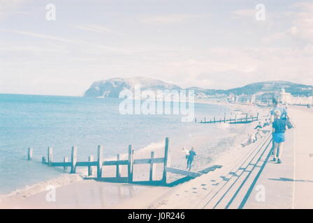 DIES IST EIN DIGITALES BILD-DATENSATZ FÜR EINEN GEFUNDENEN UNERWÜNSCHTE FOTOGRAFISCHEN PRINT GLASPLATTE VERWORFEN ODER FILM-NEGATIV ODER FARBE TRANSPARENZ UNBEKANNTER HERKUNFT WIEDERENTDECKT ERHOLT GESAMMELT UND DIGITAL ARCHIVIERT. BILD THEMA DATUM UND ORT IST DERZEIT UNBEKANNT. INFORMATIONEN KÖNNEN IN ZUKUNFT GEÄNDERT WERDEN. BILDER IN DIESER SAMMLUNG SIND NICHT MODELL ODER EIGENSCHAFT FREIGEGEBEN UND NICHT IN DAS URSPRÜNGLICHE BILD COPYRIGHT BEANSPRUCHT WIRD. FOTOGRAF UNBEKANNT/ANONYM.  QUELLE: AMELIE DIGITALE ARCHIVKOPIE © COPYRIGHT AJAXNETPHOTO/AJAXNEWS & FEATURE SERVICE. Stockfoto