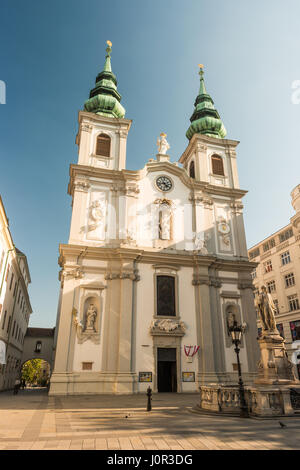 Schöne Aussicht auf die berühmte Saint Charles Kirche Stockfoto