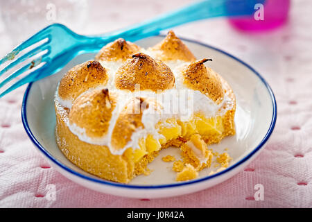 Zitronen-Baiser-Torte Stockfoto