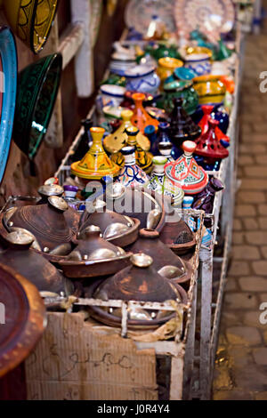 Tajine Marokko, traditionelle marokkanische gastronomische Keramik tajine Schale Stockfoto