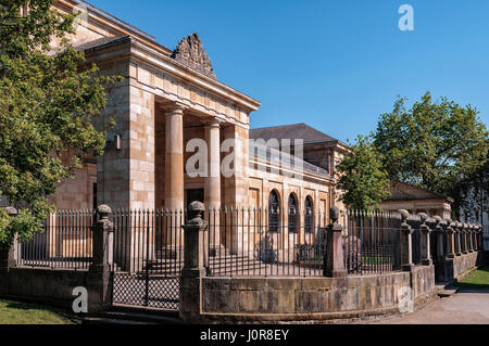 Der Baum von Gernika ist eines der universellsten Symbole des Baskenlandes. Eiche vor dem Haus Juntas in die Stadt Guernica und Lumo. Stockfoto