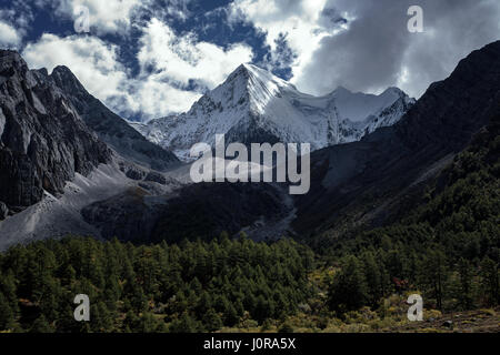 Der Heilige Snowmountain in Yading, Daocheng, China Stockfoto