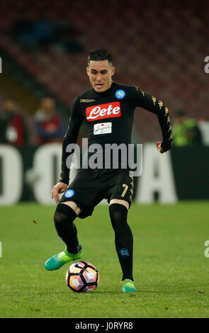 Neapel, Italien. 15. April 2017. Jose Callejon während der italienischen Serie ein Fußballspiel zwischen SSC Napoli und Udinese im Stadion San Paolo in Neapel Italien, 15. April 2017 Credit: Agnfoto/Alamy Live-Nachrichten Stockfoto