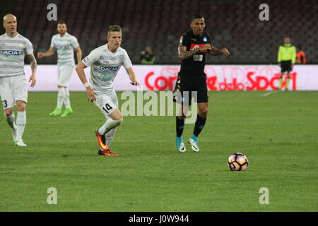 Neapel, Italien. 15. April 2017. Fußballspiel zwischen SSC Napoli und Udinese im Stadio San Paolo in Napoli Kamehameha Ergebnis Napoli vs. Udinese 3-0.In Bild Jakub Jankto (UDINESE) Credit: Salvatore Esposito/Pacific Press/Alamy Live News Stockfoto