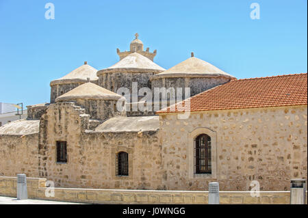 Mittelalterliche Kirche mit fünf Kuppeln der Agia Paraskevi in Paphos. Zypern Stockfoto
