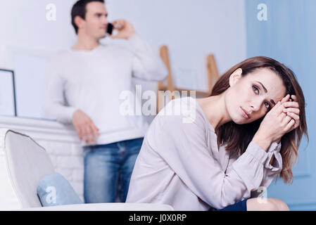 Unglückliche trostlos, die unter Depressionen leiden Stockfoto