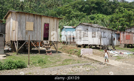 RIBEIRA AFONSO, SAO TOME - 29. Januar 2017: Fischer-Dorf Ribeira Afonso auf Sao Tome Island am 29. Januar 2017 in São Tomé und Príncipe, Afrika Stockfoto