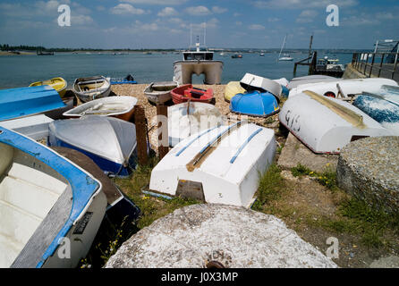 Umgedrehten Boote am Ufer von Hayling Island Stockfoto