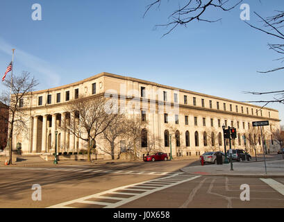 Syracuse, New York, USA. 16. April 2017. Blick auf den Clinton-Austausch, einmal das Hauptpostamt auf Clinton Street in der Innenstadt von Syracuse, New York Stockfoto