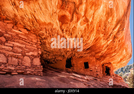 Utah; Cedar Mesa; Mule Canyon; "House on Fire" Ruinen; Anasazi (Pre-Pueblo) Getreidespeicher Ruinen. Stockfoto