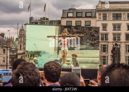 Theatralische Aufführung der Passion Christi in Trafalgar Square in London, Ostern Wochenende 2017 Stockfoto