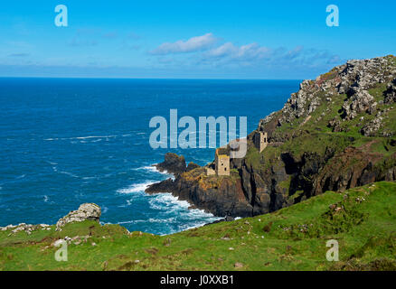 Den Motor Häuser der Zinnminen, Penwith Botallack, Cornwall, England, Großbritannien Stockfoto