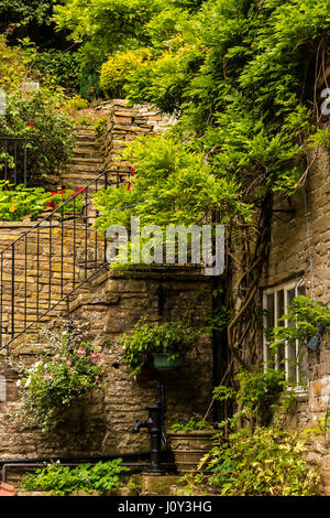 Ferienhaus gegenüber St Christophers Kirche im Pott Shrigley Cheshire Stockfoto