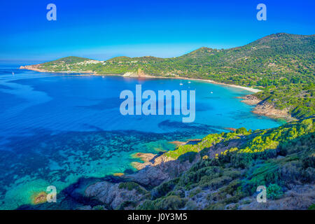Atemberaubende Corsica Küste mit Sandstrand und Tourquise Wasser, Korsika, Frankreich, Europa. Stockfoto