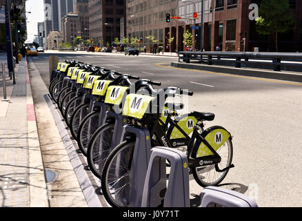 Metro Bike Anteil, Fahrrad-Verleih-Programm auf Grand und 3rd Street in der Innenstadt von Los Angeles Kalifornien Stockfoto
