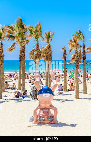 Gurion Statue am Strand - 17. April 2017, Tel Aviv-Yafo, Israel Stockfoto