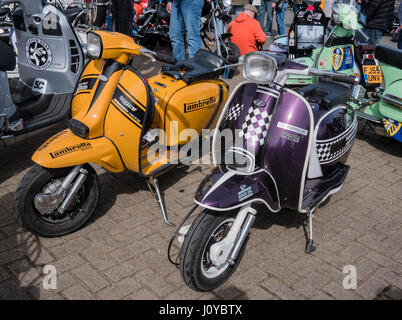 Roller zu den nationalen Scooter Rally Ostern 2017 am Spa Scarborough Yorkshire UK Stockfoto