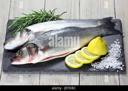 Europäischen Seabasses bereit, Kochen Stockfoto