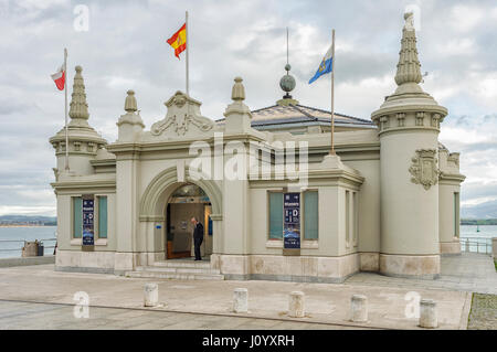 Palacete del Embarcadero, ausgehend von der Santander, die Promenade und die Gärten von Pereda, Kantabrien, Nordspanien. Europa Stockfoto