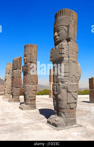 Tolteken Atlantes - Spalten an der Spitze Pyramide des Quetzalcoatl, Tula de Allende, Bundesstaat Hidalgo, Mexiko. UNESCO-Weltkulturerbe Stockfoto