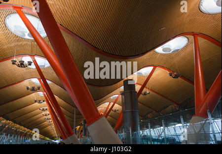 Das Dach auf dem Madrider Flughafen Barajas Flughafen in Spanien Stockfoto