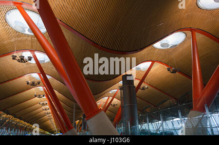 Das Dach auf dem Madrider Flughafen Barajas Flughafen in Spanien Stockfoto