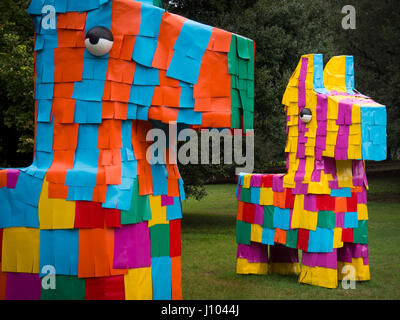 Projekt-Riesen "Las Piñatas" Esel von David Goujon für Austin Art Outside Stockfoto
