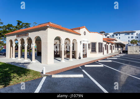 Naples, Fl, USA - 21. März 2017: Außenansicht des Museums Naples Depot und Zug. Florida, United States Stockfoto