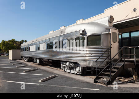 Naples, Fl, USA - 21. März 2017: Alte Passagier Waggon aus der Atlantic Coast Line im Musée Naples Depot und Zug. Florida, United States Stockfoto