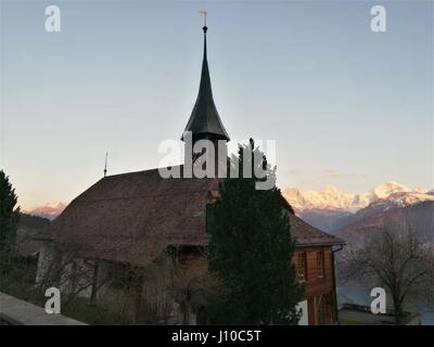 Bern, Bern, Schweiz. 14. April 2017. Bern, Schweiz-April 14 2017: (nur zur redaktionellen Verwendung. CHINA HERAUS). Interlaken ist eine Stadt und Gemeinde im Landkreis Interlaken-Oberhasli im Kanton Bern. Es ist eine wichtige und bekannte touristische Destination in der Region Berner Oberland von den Schweizer Alpen und das Hauptverkehrsmittel Tor zu den Bergen und Seen der Region. Bildnachweis: SIPA Asien/ZUMA Draht/Alamy Live-Nachrichten Stockfoto