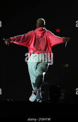 Tampa, Florida, USA. 16. April 2017. CHRIS BROWN führt in der Amalie Arena auf der Partytour. Bildnachweis: Tiffany Browning/ZUMA Draht/Alamy Live-Nachrichten Stockfoto