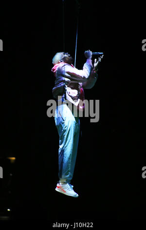 Tampa, Florida, USA. 16. April 2017. CHRIS BROWN führt in der Amalie Arena auf der Partytour. Bildnachweis: Tiffany Browning/ZUMA Draht/Alamy Live-Nachrichten Stockfoto