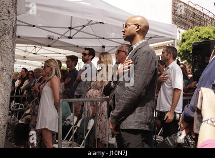 Los Angeles, USA. 17. April 2017. Gary Sinise Star 44 Gary Sinise geehrt mit einem Stern auf dem Hollywood Walk of Fame in Los Angeles. 17. April 2017. Bildnachweis: Longifilis/USA/Alamy Live-Nachrichten Stockfoto