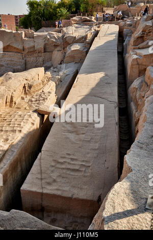 Steinbruch mit unvollendete Obelisk, Assuan, Ägypten, Afrika Stockfoto