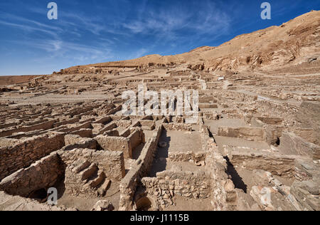 Deir el-Medina, altes ägyptische Dorf war Heimat für die Handwerker, die an die Gräber im Tal der Könige, Theben, Luxor, Ägypten Stockfoto