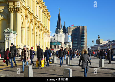 Moskau, Russland-Februar 18.2016. Komsomolskaja-Platz und dem Leningradsky Bahnhof Stockfoto