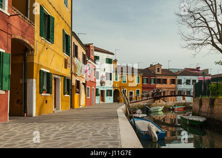 Frühling am Nachmittag auf der Insel Burano, Venedig, Italien. Stockfoto