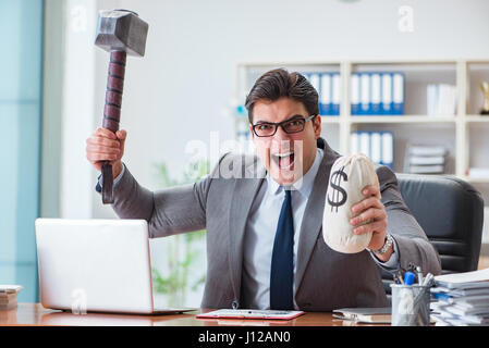 Wütend, aggressiv Geschäftsmann im Büro Stockfoto