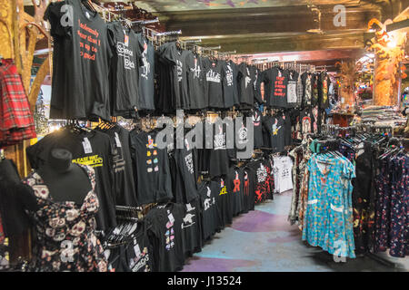 Auswahl des Jahrgangs, Goth, alternative, Stände, gemeinsam im Grand Central, Arcade, Renshaw, Street, Liverpool, Merseyside, England, Stadt, Stadt, Norden, England, UK. Stockfoto